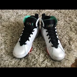 retro Jordan 7s verdes